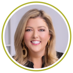 Rachel Tucker headshot